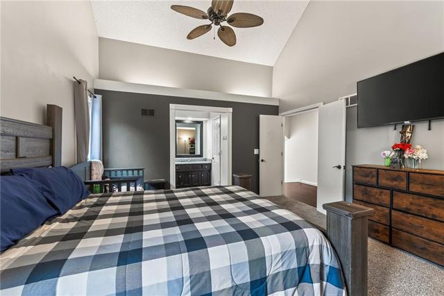 8216 NW Delta Drive, Kansas City, MO 64151