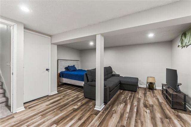 8216 NW Delta Drive, Kansas City, MO 64151
