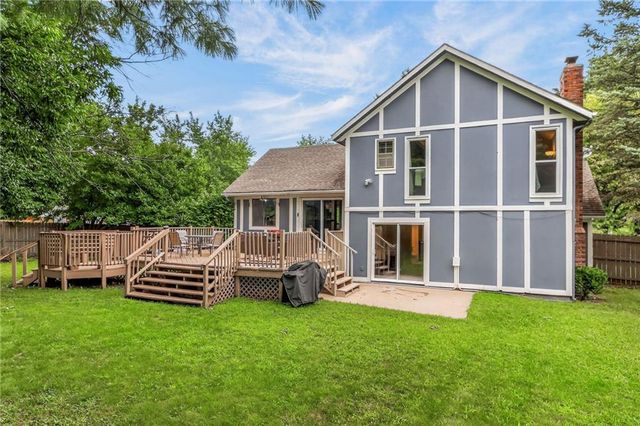 8216 NW Delta Drive, Kansas City, MO 64151
