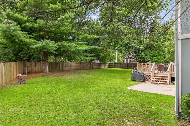 8216 NW Delta Drive, Kansas City, MO 64151