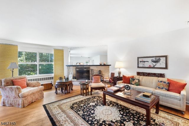 11 Hamilton Drive East, North Caldwell Boro, NJ 07006