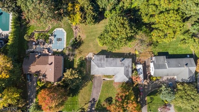 11 Hamilton Drive East, North Caldwell Boro, NJ 07006