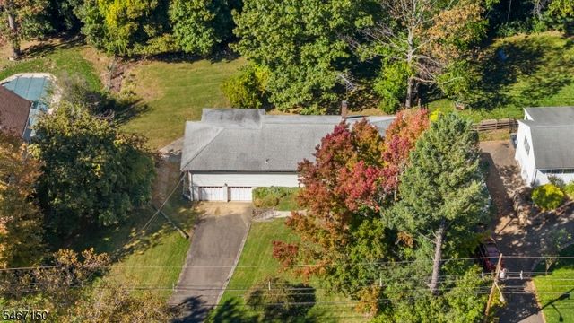 11 Hamilton Drive East, North Caldwell Boro, NJ 07006