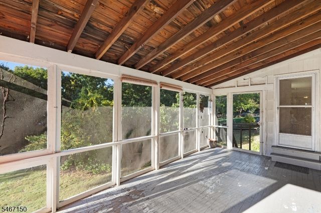 11 Hamilton Drive East, North Caldwell Boro, NJ 07006