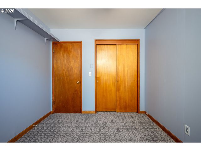 910 CORNELL Ave, Gladstone, OR 97027