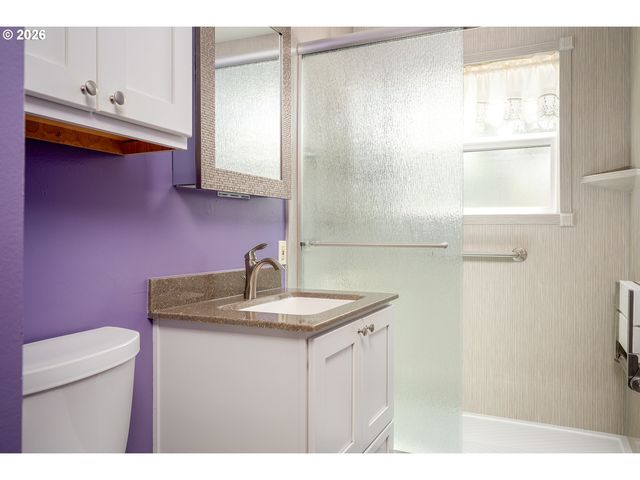 910 CORNELL Ave, Gladstone, OR 97027