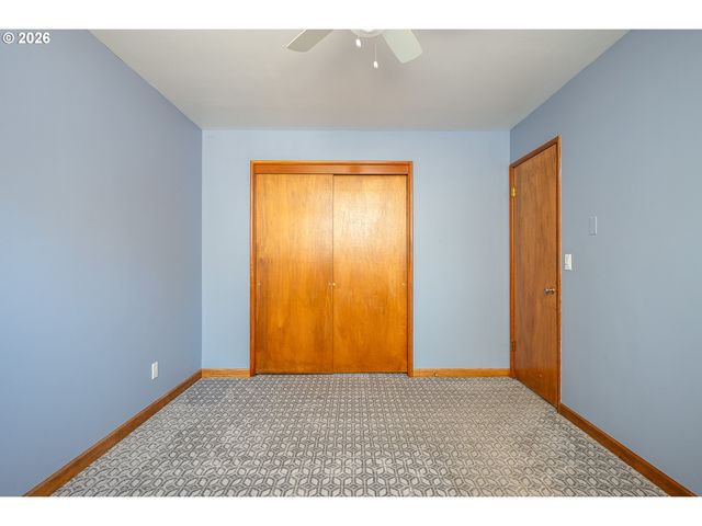 910 CORNELL Ave, Gladstone, OR 97027