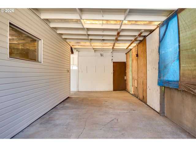 910 CORNELL Ave, Gladstone, OR 97027