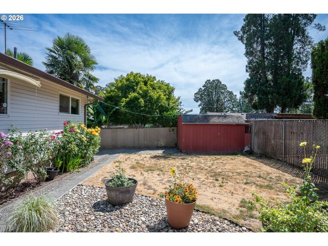 910 CORNELL Ave, Gladstone, OR 97027