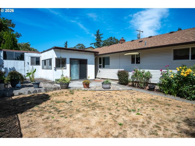 910 CORNELL Ave, Gladstone, OR 97027