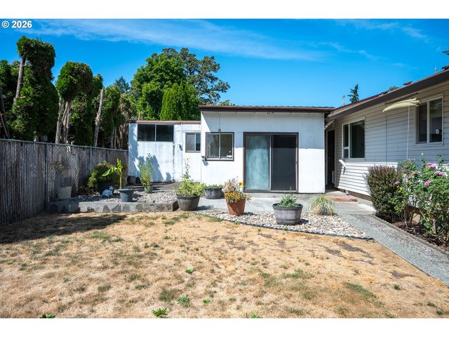 910 CORNELL Ave, Gladstone, OR 97027