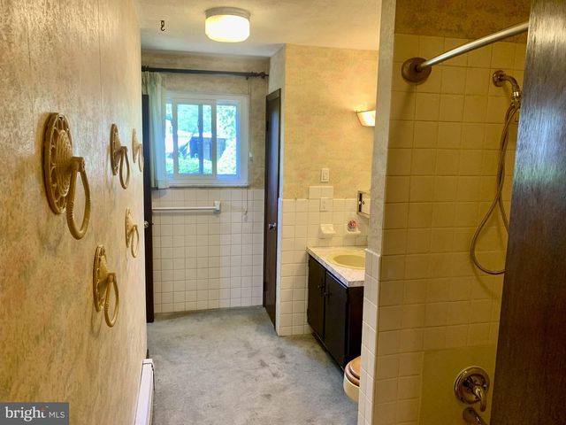 737 GIRARD AVE, Hamburg, PA 19526