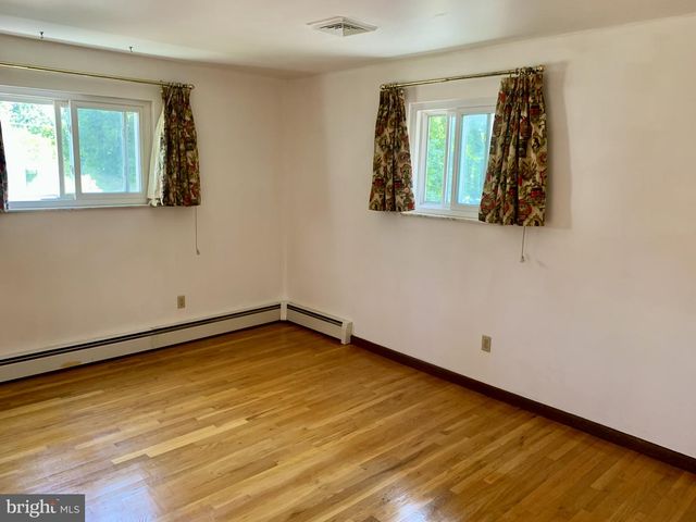 737 GIRARD AVE, Hamburg, PA 19526