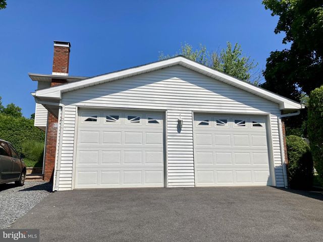 737 GIRARD AVE, Hamburg, PA 19526