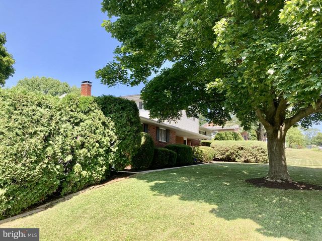 737 GIRARD AVE, Hamburg, PA 19526