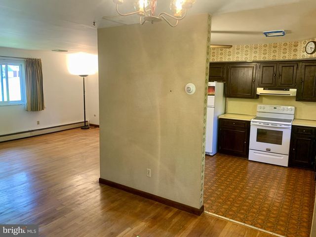 737 GIRARD AVE, Hamburg, PA 19526