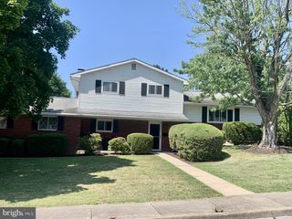 737 GIRARD AVE, Hamburg, PA 19526