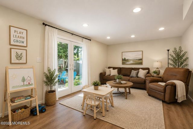 13 Pioneer Drive, Howell, NJ 07731