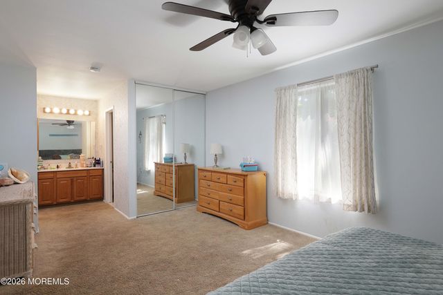 13 Pioneer Drive, Howell, NJ 07731