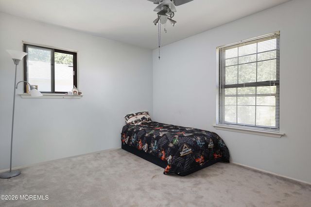 13 Pioneer Drive, Howell, NJ 07731