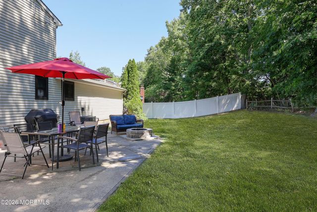 13 Pioneer Drive, Howell, NJ 07731