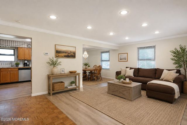 13 Pioneer Drive, Howell, NJ 07731