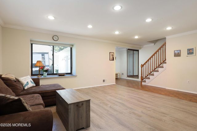 13 Pioneer Drive, Howell, NJ 07731