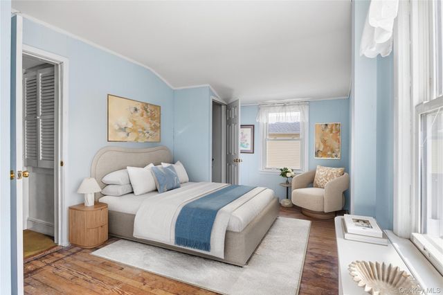 135 Fairfield Avenue, Mineola, NY 11501