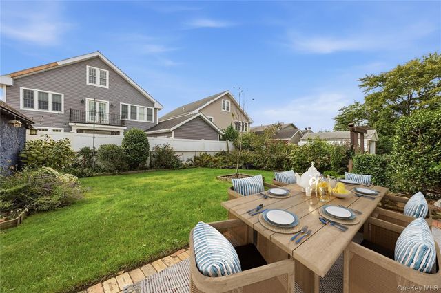135 Fairfield Avenue, Mineola, NY 11501