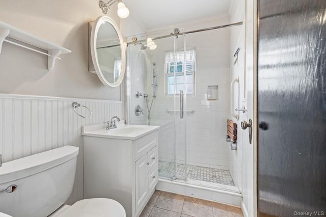 135 Fairfield Avenue, Mineola, NY 11501