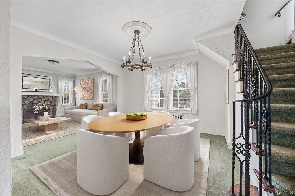 135 Fairfield Avenue, Mineola, NY 11501 — photo 3