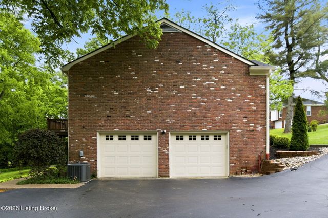 13200 Cherry Tree Ct, Prospect, KY 40059