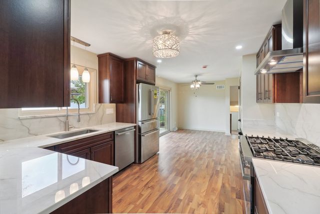 6709 W Menominee Parkway, Palos Heights, IL 60463