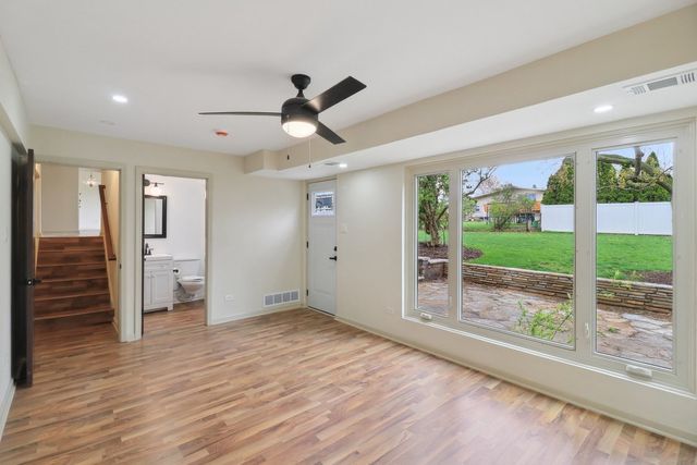 6709 W Menominee Parkway, Palos Heights, IL 60463