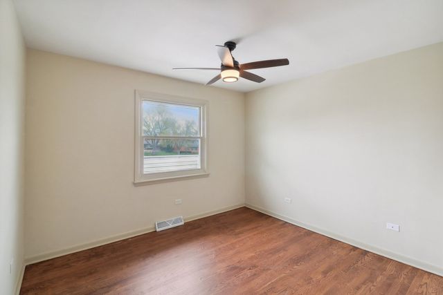 6709 W Menominee Parkway, Palos Heights, IL 60463