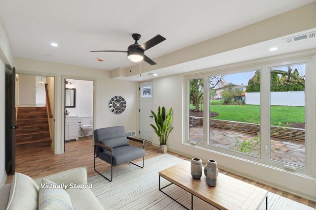 6709 W Menominee Parkway, Palos Heights, IL 60463