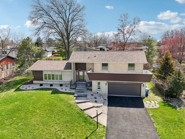 6709 W Menominee Parkway, Palos Heights, IL 60463