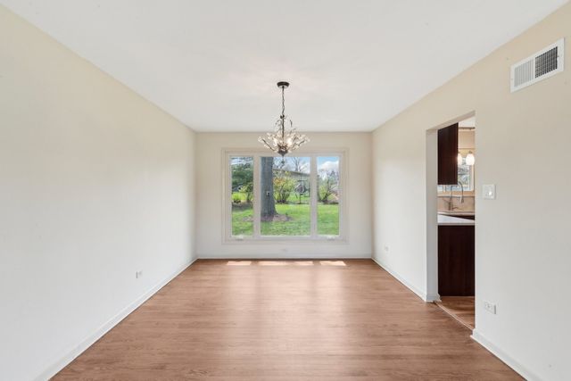 6709 W Menominee Parkway, Palos Heights, IL 60463