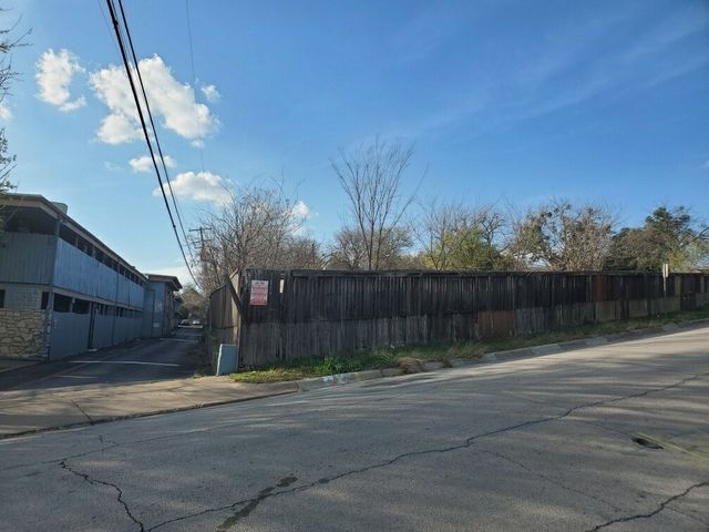 2219 Capri Drive, Fort Worth, TX 76114