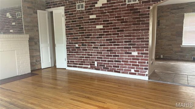 1525 Westmont Place, St Louis, MO 63130
