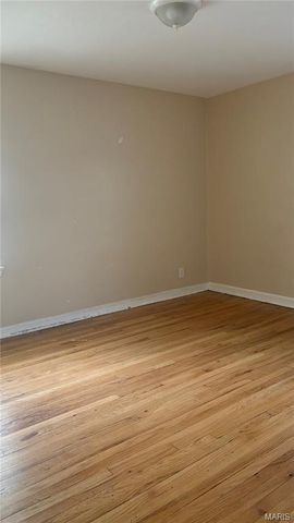 1525 Westmont Place, St Louis, MO 63130