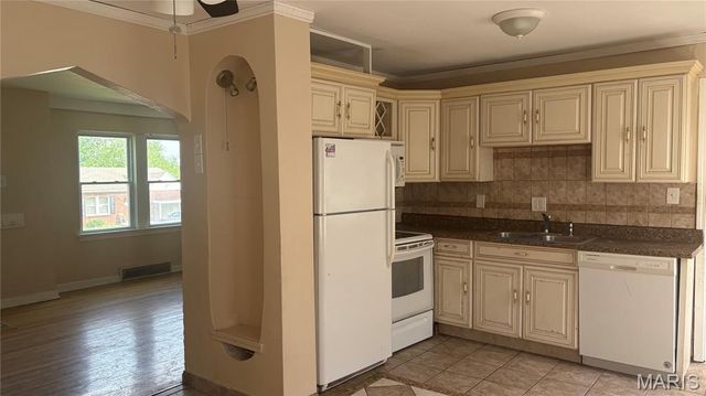 1525 Westmont Place, St Louis, MO 63130