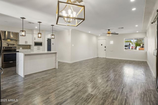 2501 E CAMPBELL Avenue, Phoenix, AZ 85016