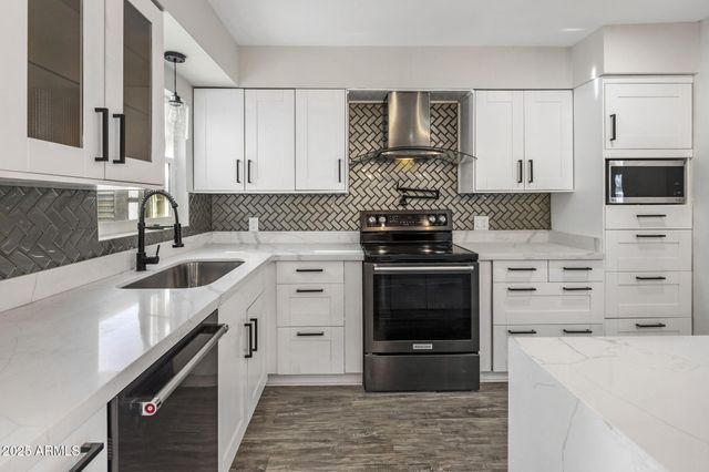 2501 E CAMPBELL Avenue, Phoenix, AZ 85016