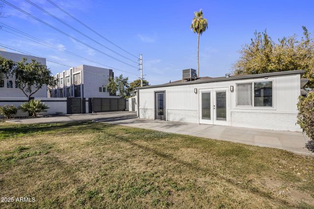 2501 E CAMPBELL Avenue, Phoenix, AZ 85016