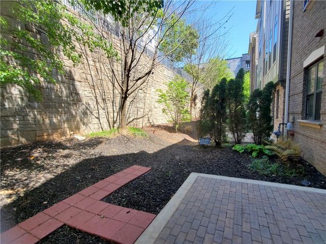 595 Broadview NE Place, Atlanta, GA 30324