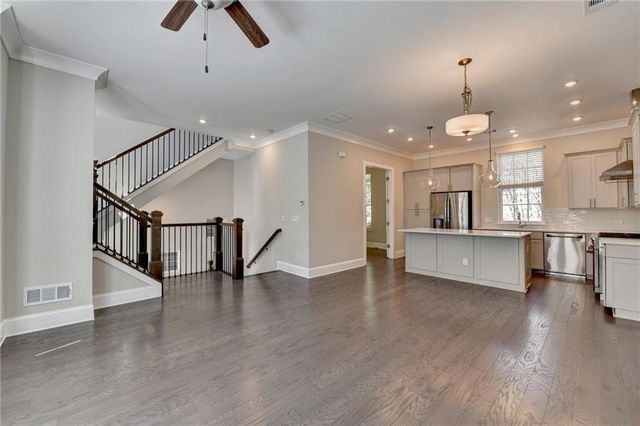 595 Broadview NE Place, Atlanta, GA 30324