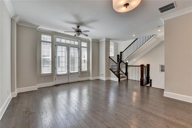 595 Broadview NE Place, Atlanta, GA 30324