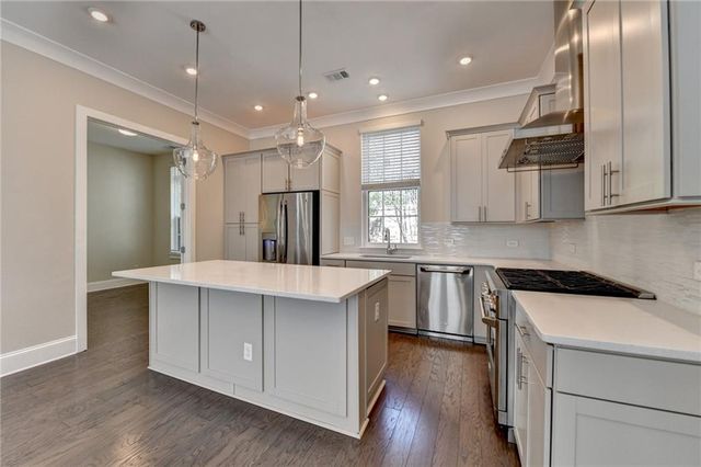 595 Broadview NE Place, Atlanta, GA 30324