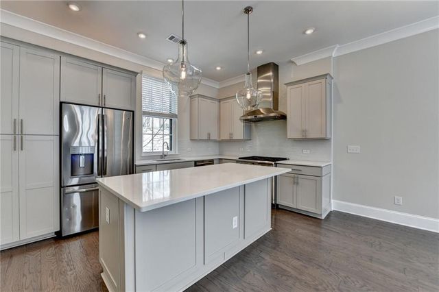 595 Broadview NE Place, Atlanta, GA 30324